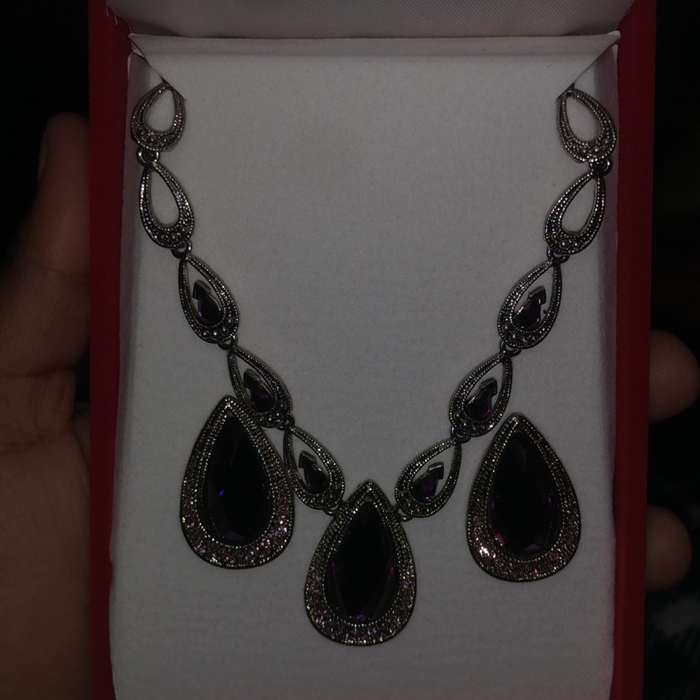 Cute neckless & Earrings - Picture 2 of 2